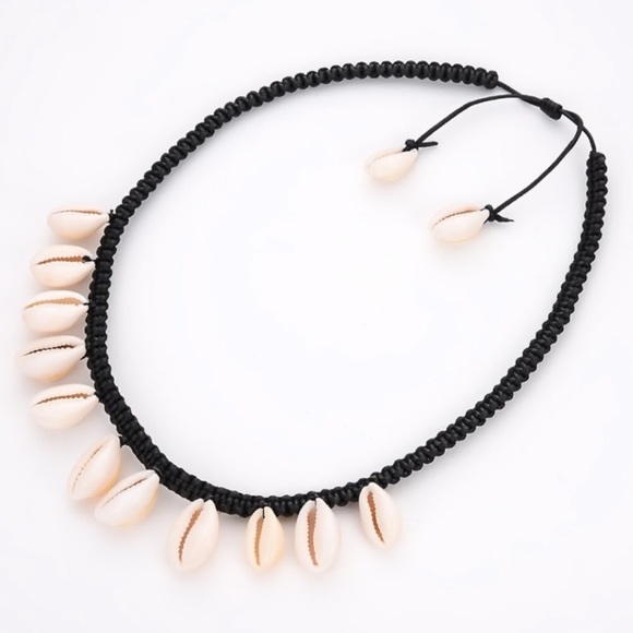 Puka Shell Necklace - Picture 4 of 4